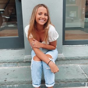Meet your Posher, Alexis
